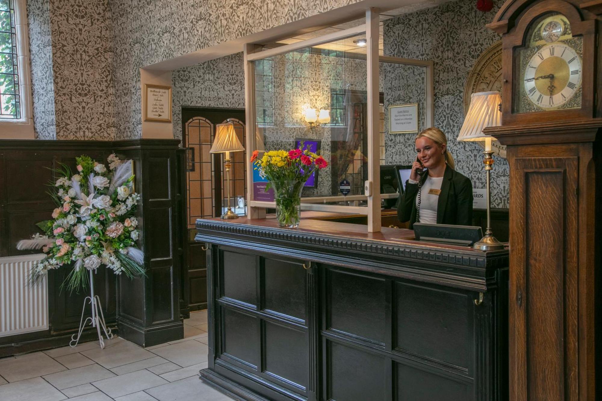 Weston Hall Hotel Sure Hotel Collection By Best Western Bulkington Dış mekan fotoğraf
